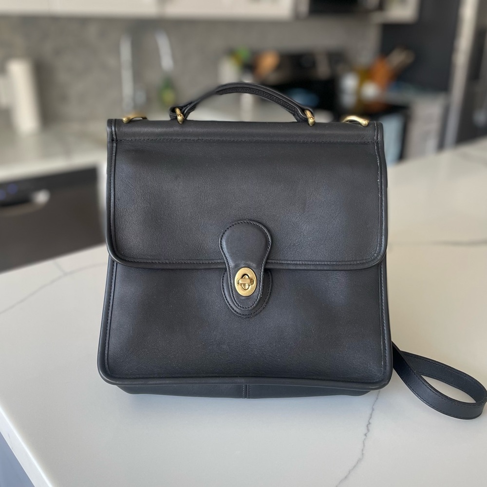 SOLD - Coach Willis Messenger Bag No. 9927